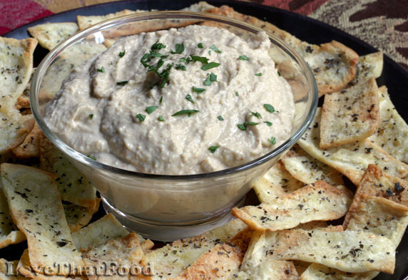 Hummus with Baked Pita Chips