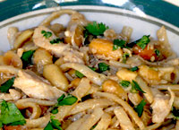 Chicken Linguine with Spicy Peanut Sauce