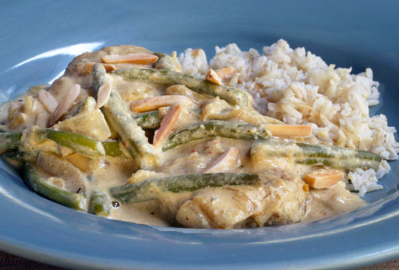 Chicken with Almond Sauce