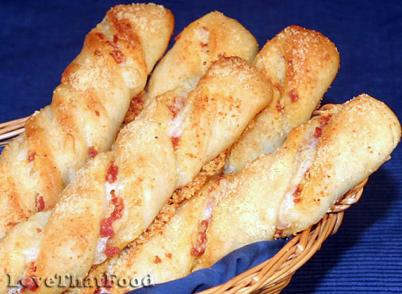 Pepperoni Cheese Twists